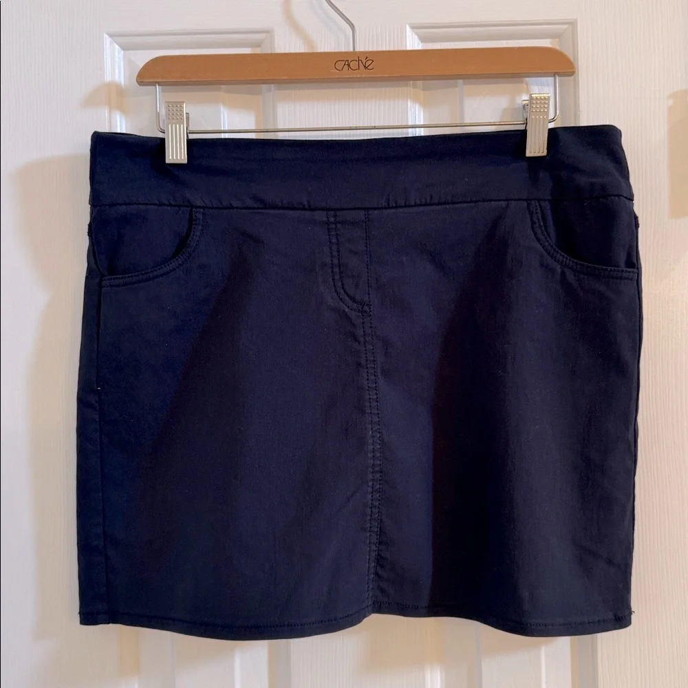Attyre New York Navy Skort - Picture 3 of 7